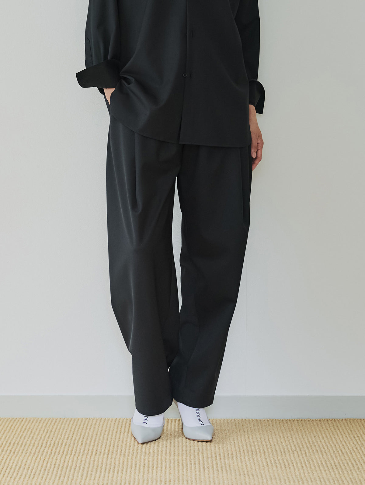 RELAX TUCK BALLOON PANTS