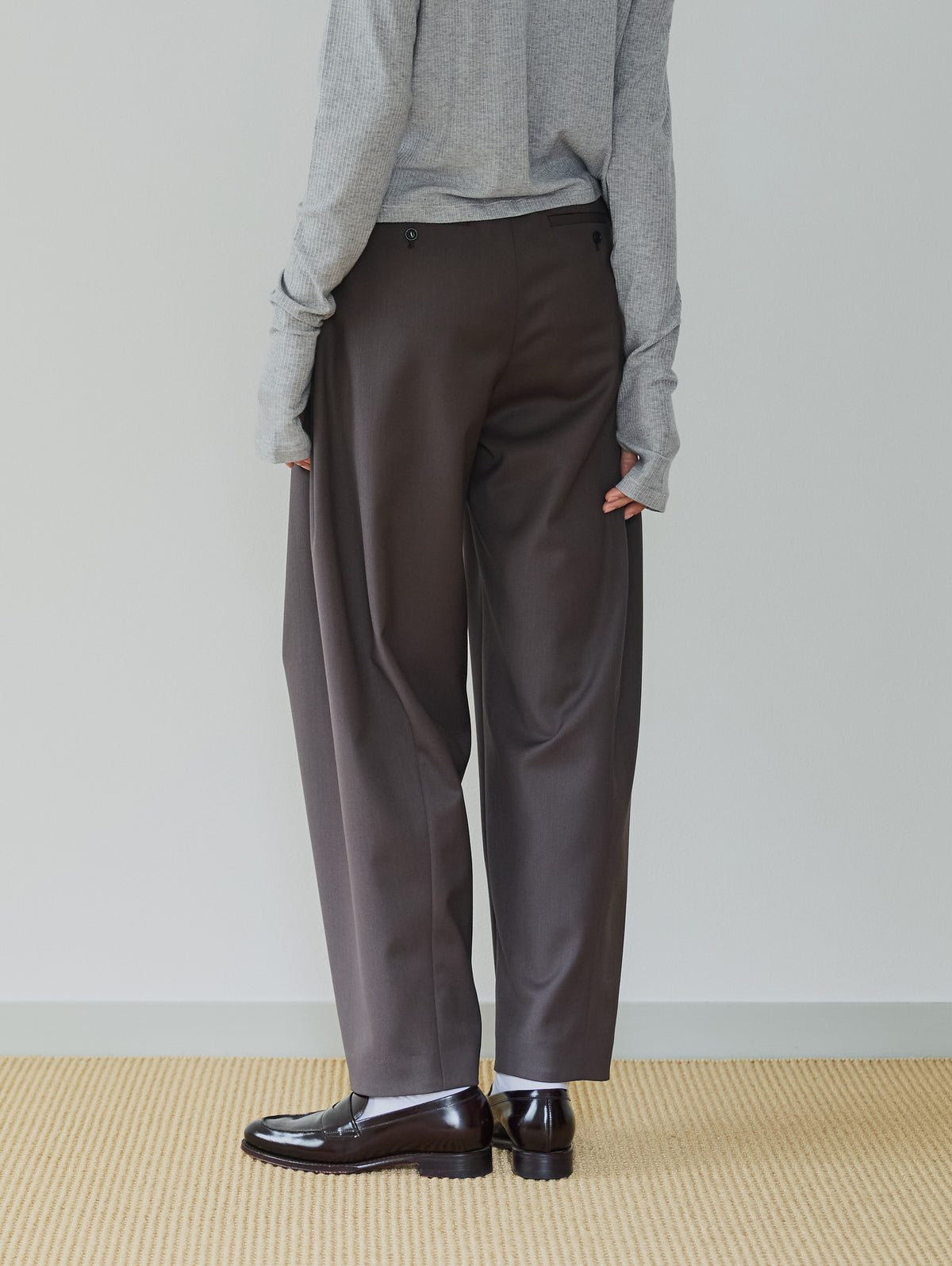 RELAX TUCK BALLOON PANTS