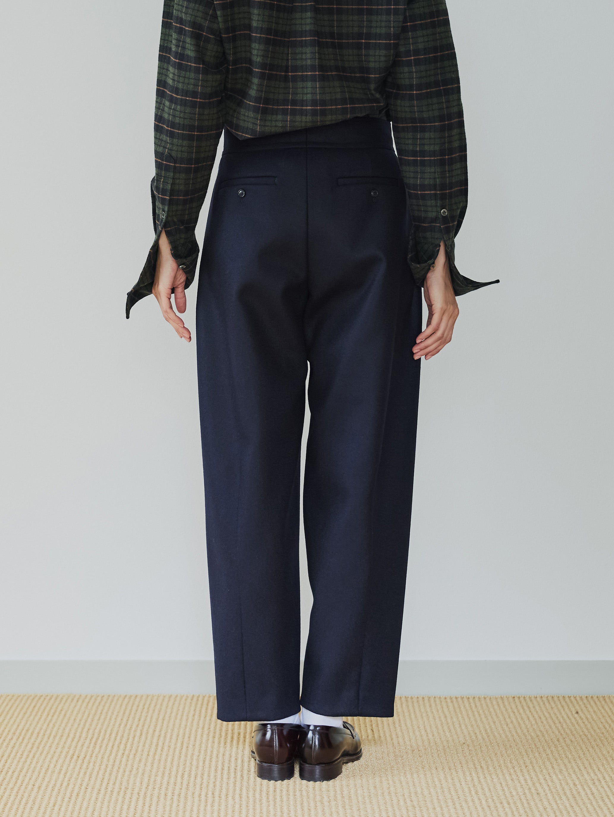 WOOL MELTON TUCK BALLOON PANTS