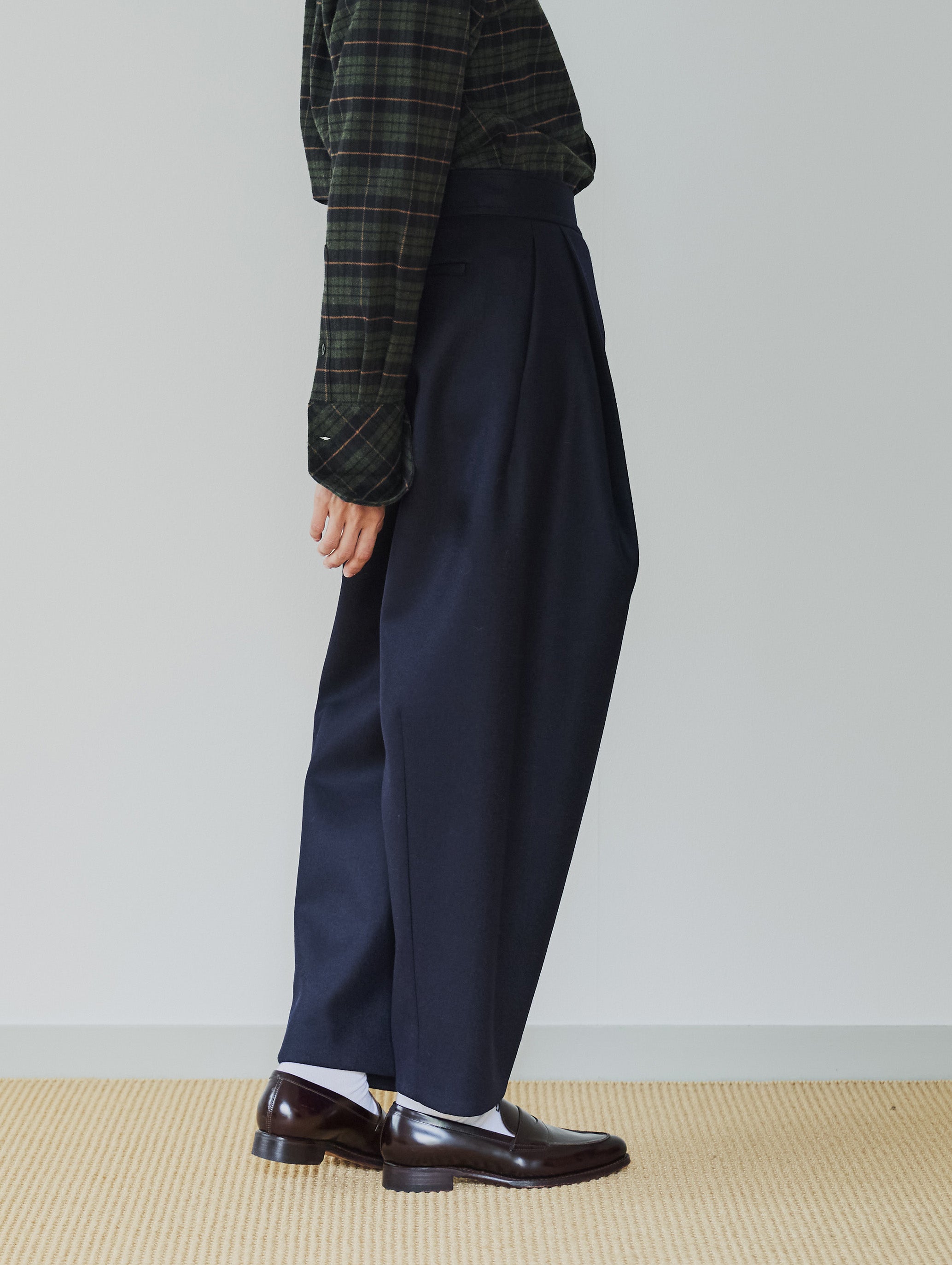 WOOL MELTON TUCK BALLOON PANTS