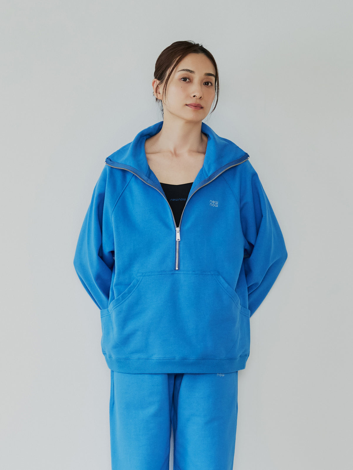 SIGNATURE HALF ZIP SWEAT