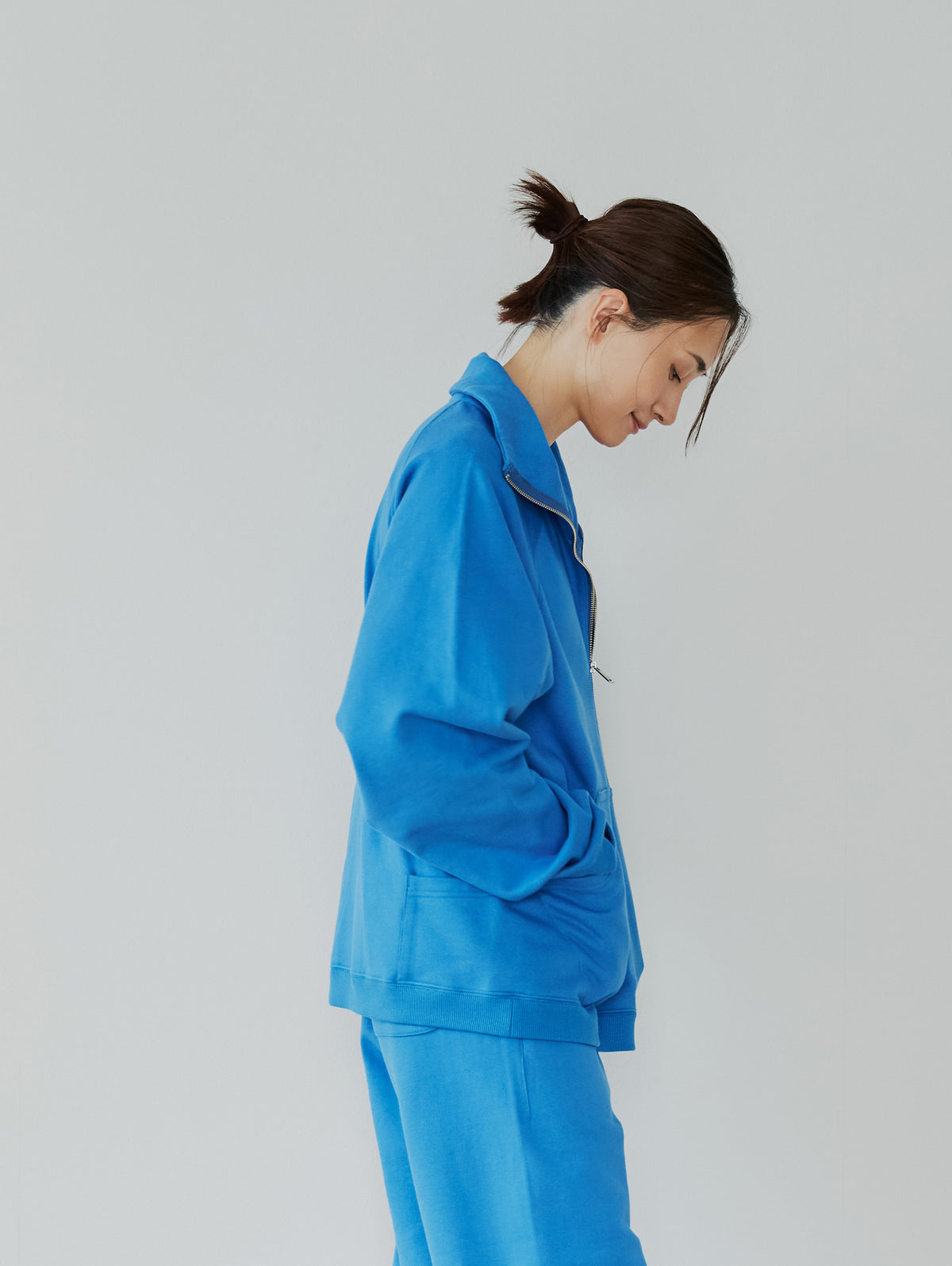 SIGNATURE HALF ZIP SWEAT