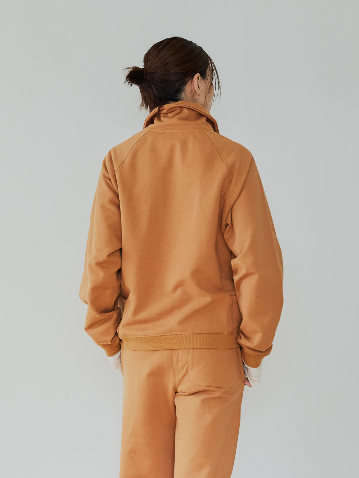 SIGNATURE HALF ZIP SWEAT