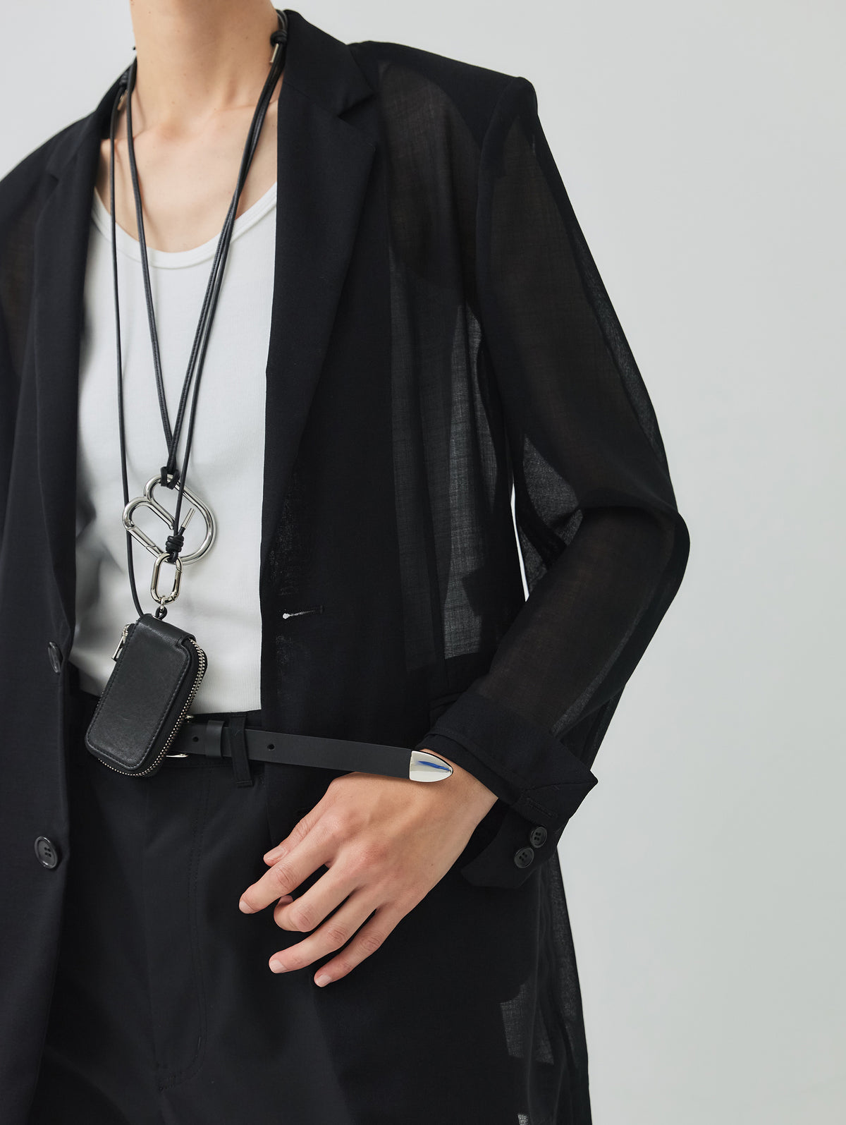 LEATHER CASE NECKLESS