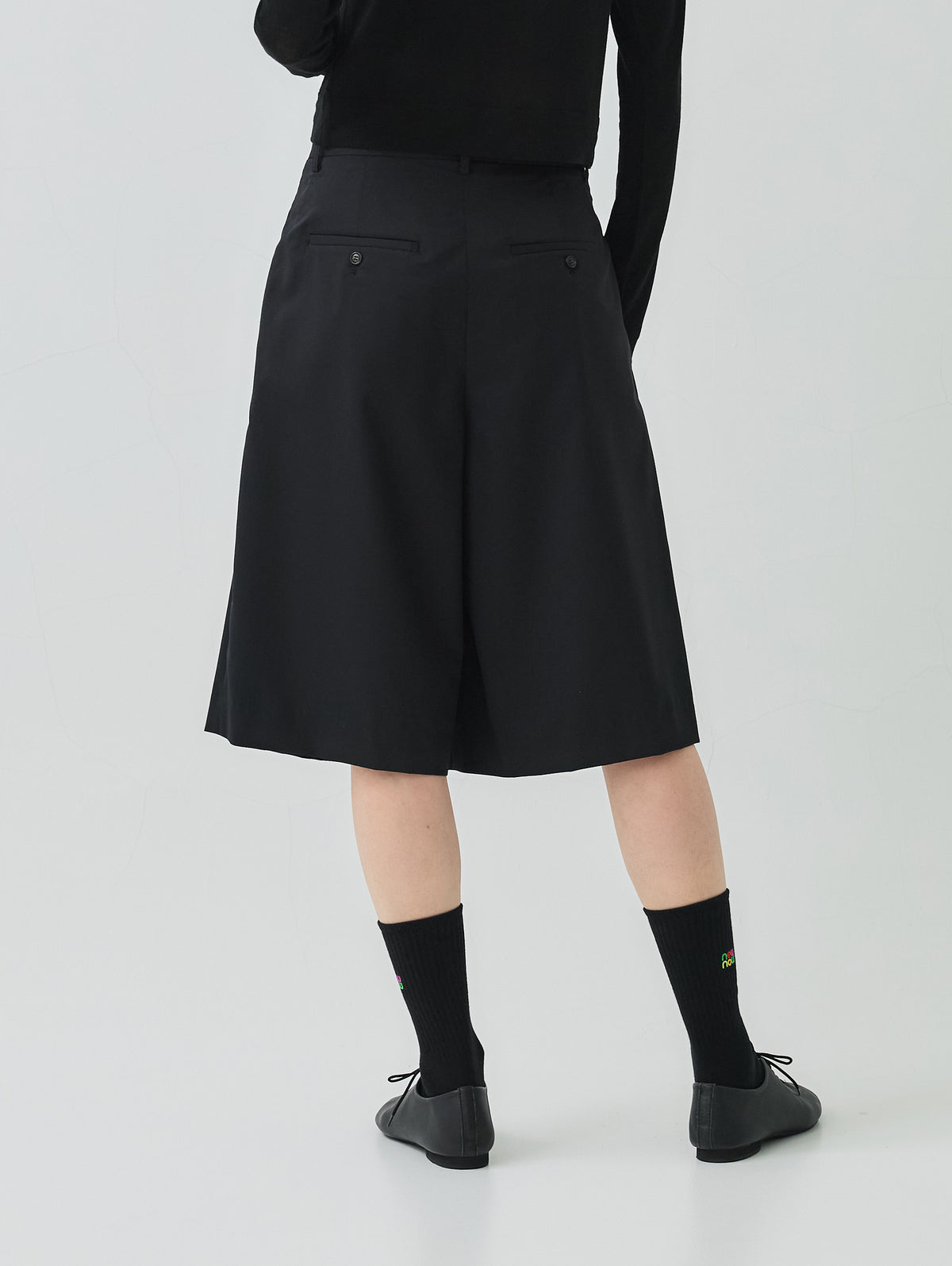 LIGHT WOOL SHORTS