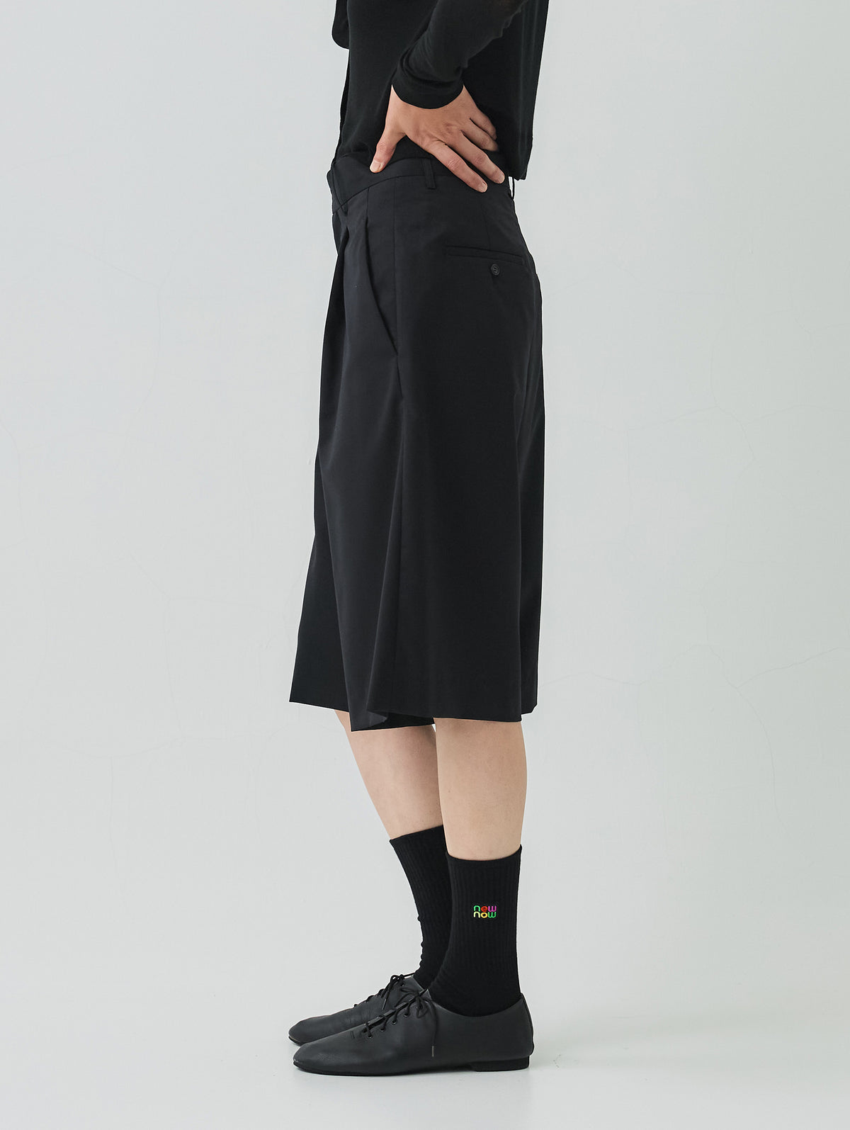 LIGHT WOOL SHORTS