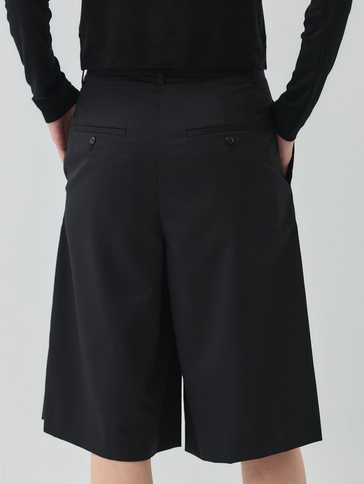 LIGHT WOOL SHORTS