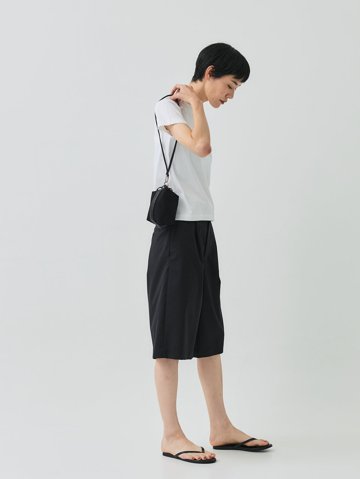 LONG STRAP TRAIN POUCH
