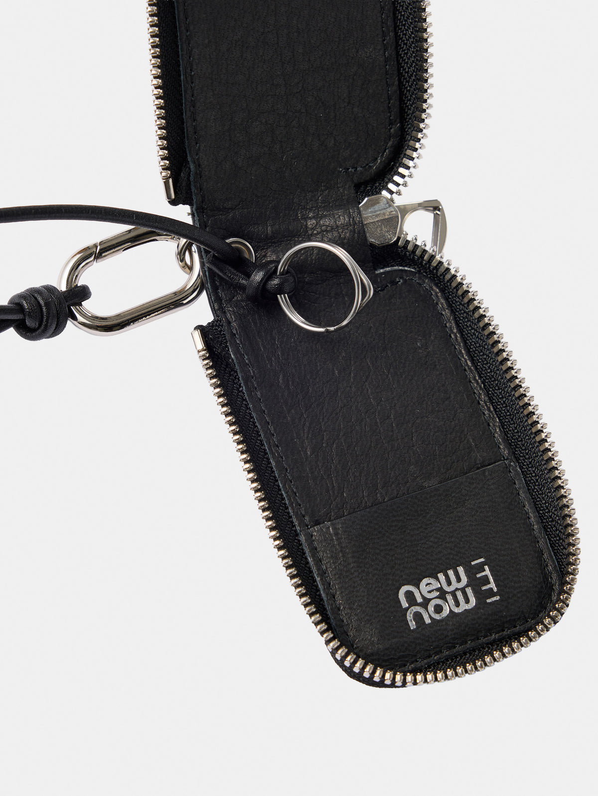LEATHER CASE NECKLESS