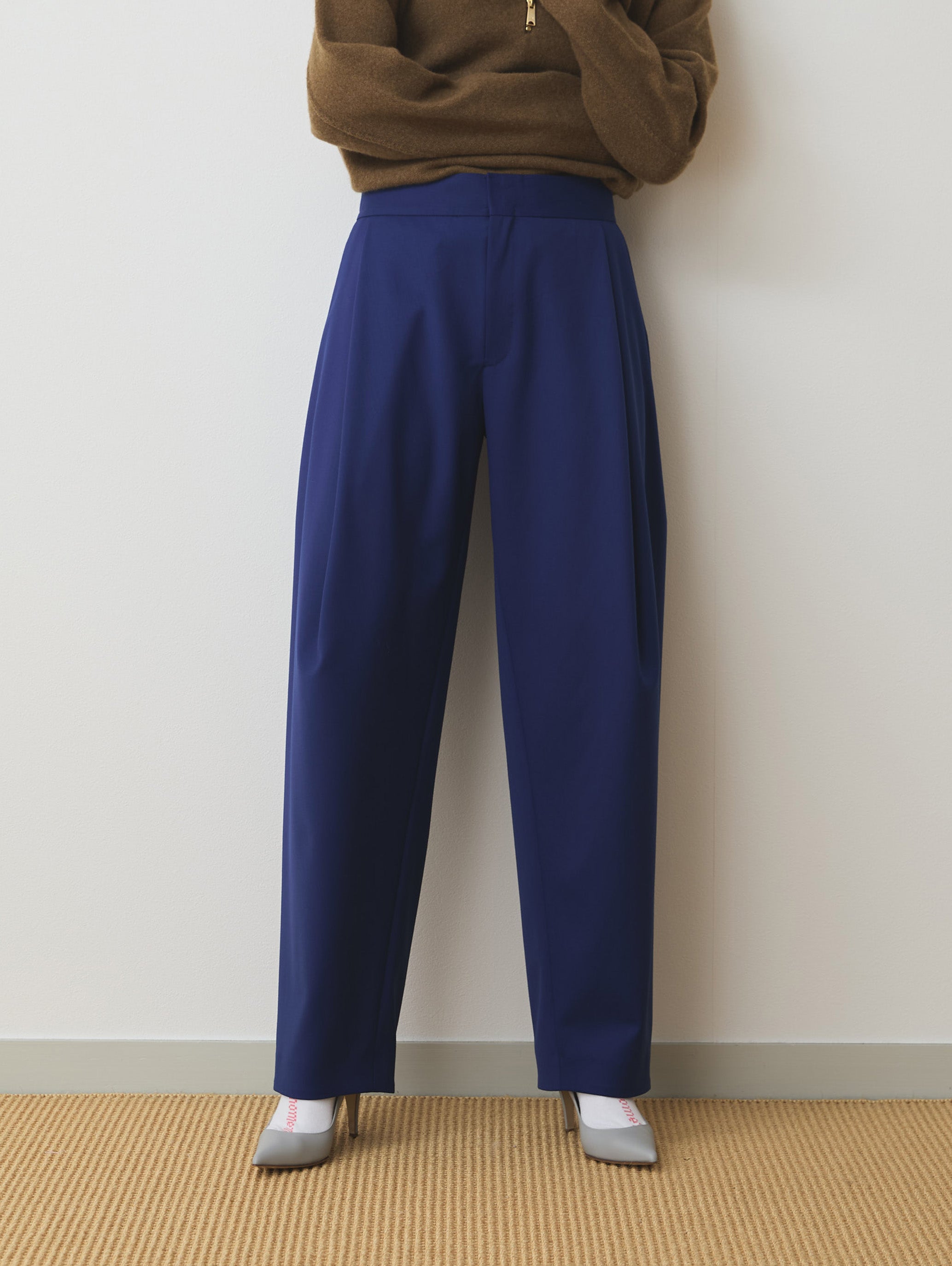 RELAX TUCK BALLOON PANTS