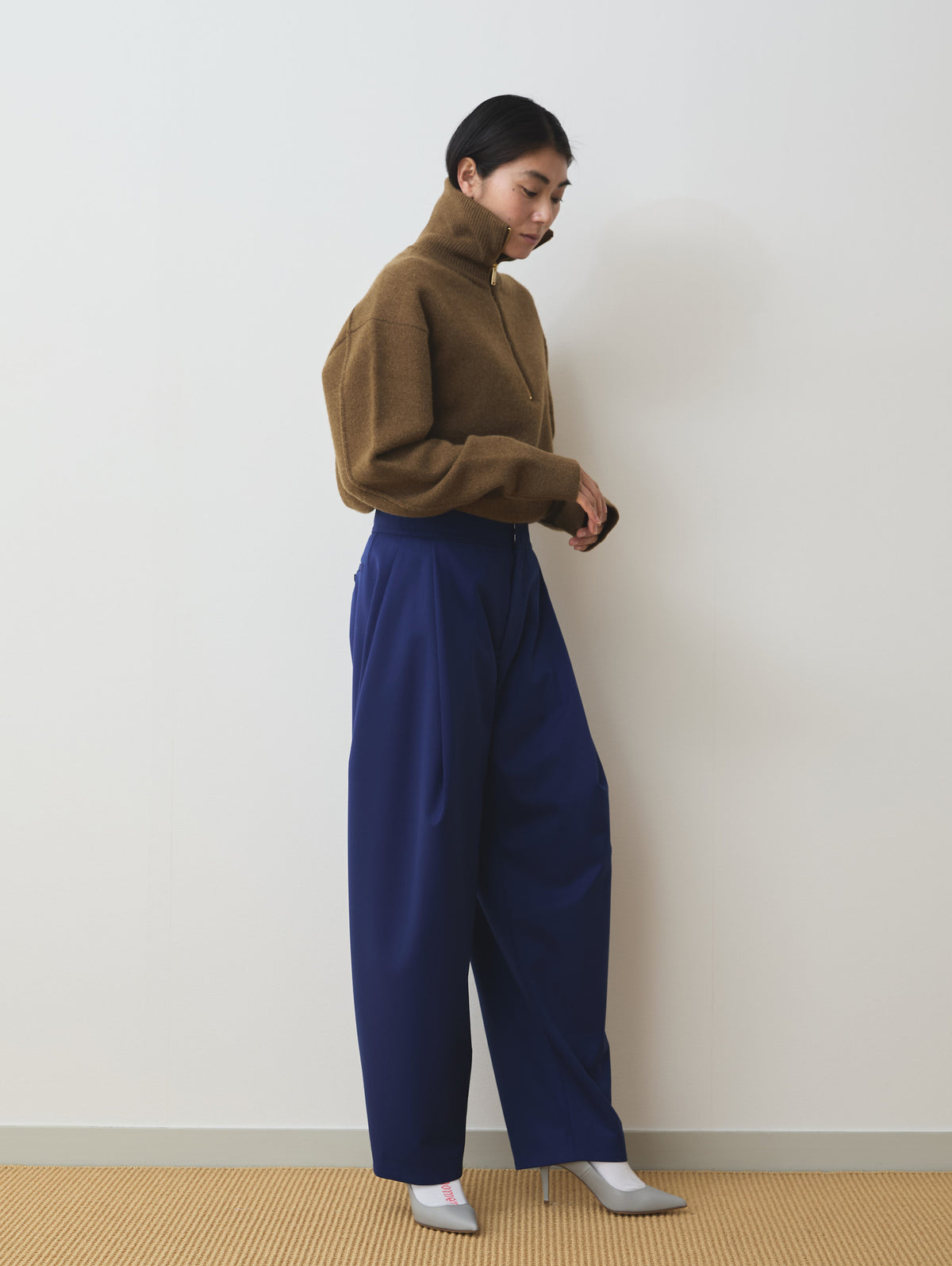 RELAX TUCK BALLOON PANTS