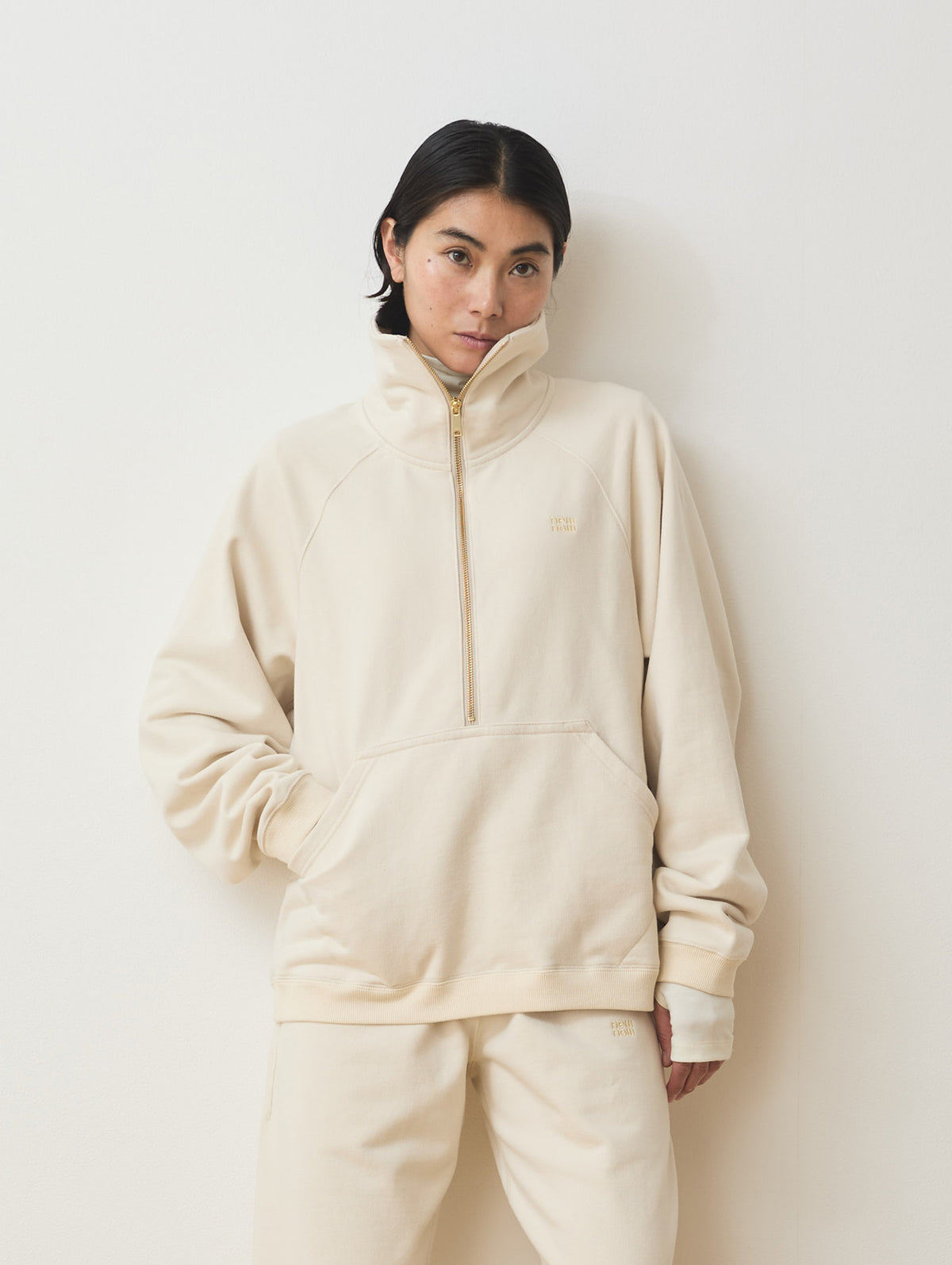 SIGNATURE HALF ZIP SWEAT