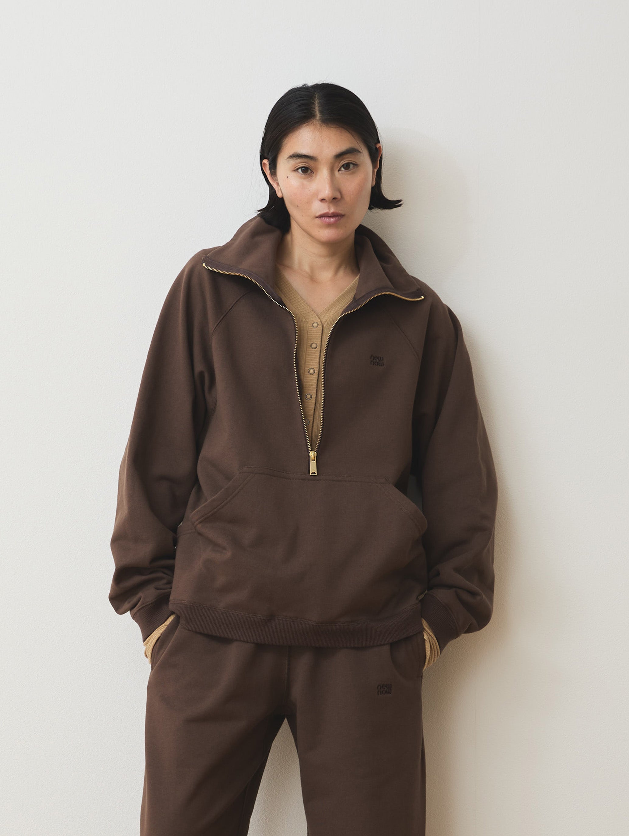 SIGNATURE HALF ZIP SWEAT