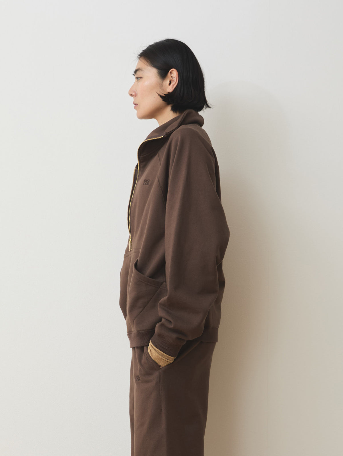 SIGNATURE HALF ZIP SWEAT
